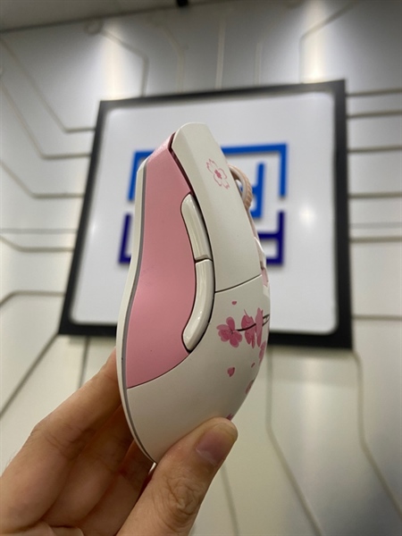 Chuột Dareu EM901X Sakura Pink - Màu hồng - Ngoại hình: 97% - Kèm sạc + dây + receiver 1