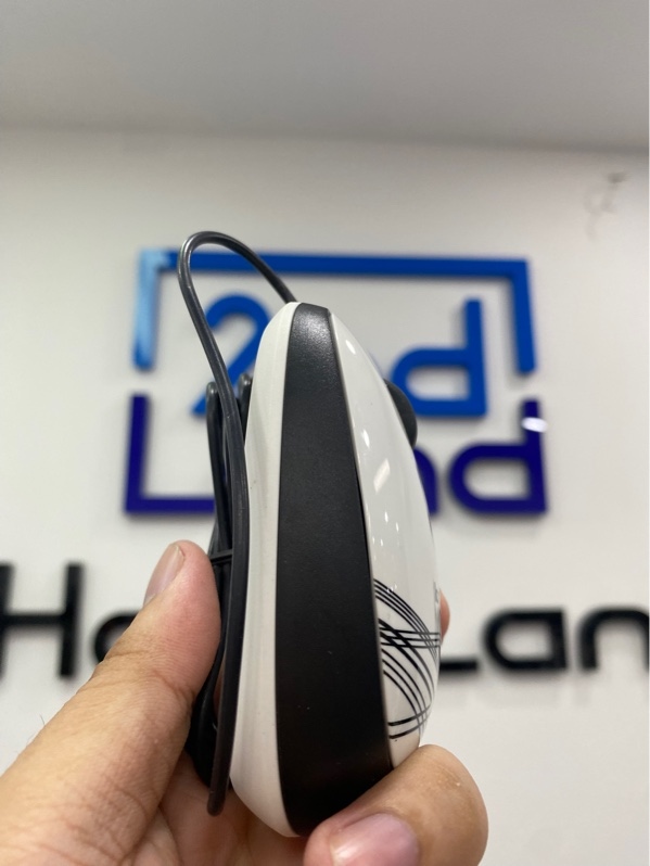 Chuột dây Logitech M105 - Màu trắng - Ngoại hình: 97.5% - Cấn, ố - Kèm Box