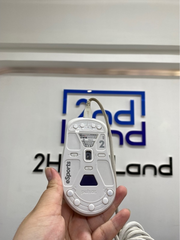 Chuột Fulsar Xlite V3 eS size 2 - Màu trắng - Ngoại hình 97% - Kèm dây, receiver - người thu vệ sinh lại