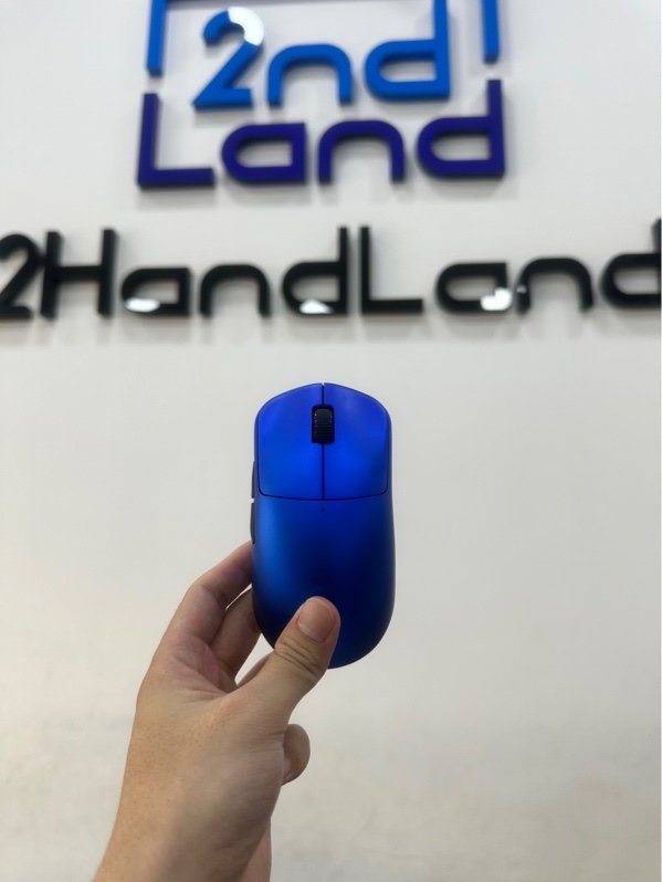 Chuột gaming không dây RAWM Leviathan V4 - 2 mode: Receiver + Dây - Màu xanh - Ngoại hình 99% - Fullbox