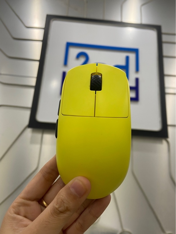 Chuột Gaming không dây Scyrox V8 - 3 Mode( Dây, Dongle 8K, Bluetooth) - Màu vàng - Ngoại hình: 98% - FullBox
