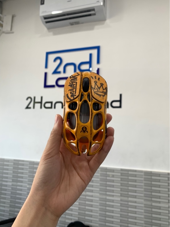 Chuột GravaStar Mercury X Pro Battle Worn - Yellow (kèm 8K Dongle) - Ngoại hình: 98% - Fullbox
