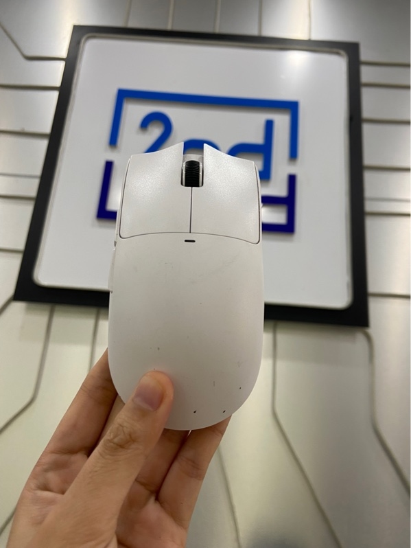 Chuột không dây Attack Shark X11SE - 3 mode kết nối (bluetooth, 2.4, dây kết nối) - Màu trắng - Ngoại hình: 97% - Kèm dây kết nối + receiver