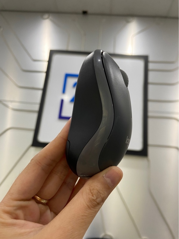 Chuột không dây Logitech M185 - 1 mode kết nối receiver - Màu xám - Ngoại hình: 97% - Kèm receiver