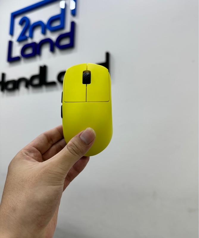 Chuột không dây siêu nhẹ Scyrox V8 - 2 mode: dongle 8k + Dây - Màu vàng - Ngoại hình 98% - Fullbox