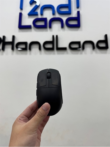 Chuột không dây siêu nhẹ Scyrox V8 - 2 mode: dongle , dây - Màu đen - Ngoại hình 97% - Dán skin - Kèm box + Dongle + Dây