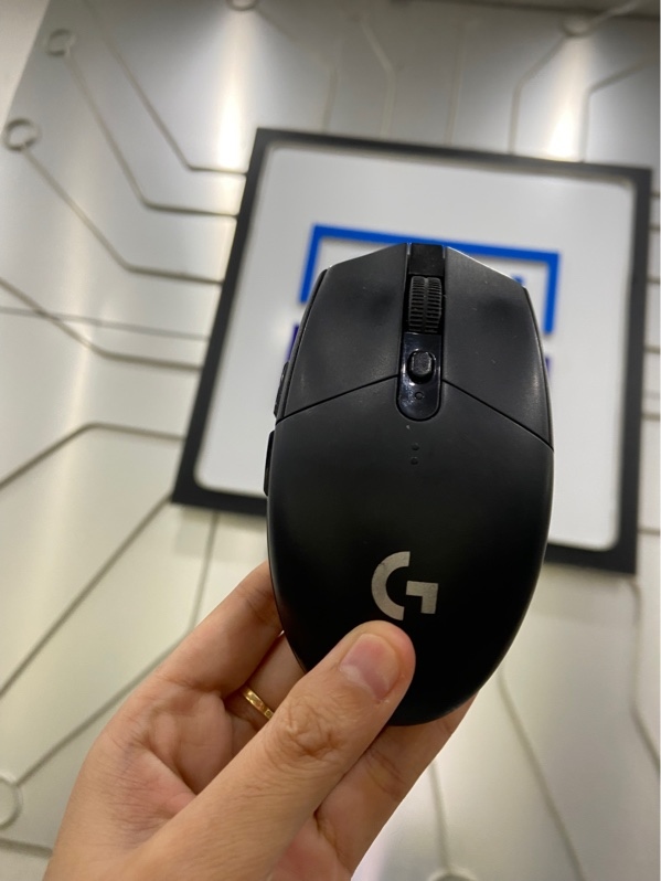 Chuột Logitech G304 - 1 mode receiver - Màu đen - Ngoại hình: 97% - Trầy xước - Body