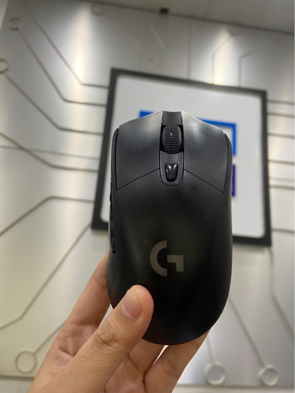 Chuột Logitech G703 - 2 mode kết nối - Màu đen - Ngoại hình: 97% - Trầy xước nhiều - Kèm dây kết nối dongle