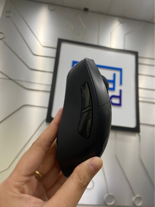 Chuột Logitech G703 - 2 mode kết nối - Màu đen - Ngoại hình: 97% - Trầy xước nhiều - Kèm dây kết nối dongle
