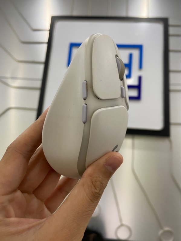 Chuột Logitech G705 - 3 mode kết nối ( 2.4/dây/bluetooth) - Màu trắng - Ngoại hình: 97% - Kèm dây