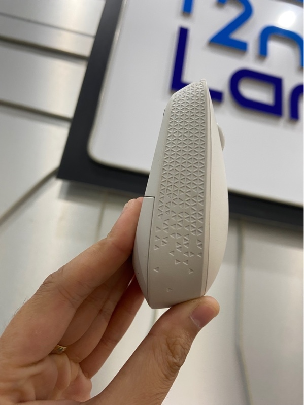 Chuột Logitech M171 - 1 mode : 2.4 - Màu trắng - Ngoại hình: 98% - Body