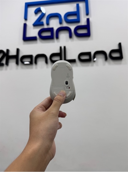 Chuột Logitech M650 - 2 mode : bluetooth , receiver - Màu trắng - Ngoại hình 95% - Ố , bung da cao su , con lăn cứng - Kèm receiver 3