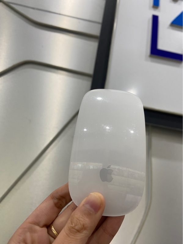 Chuột Magic Mouse 1 - Màu trắng - Ngoại hình: 97% - Kèm Box