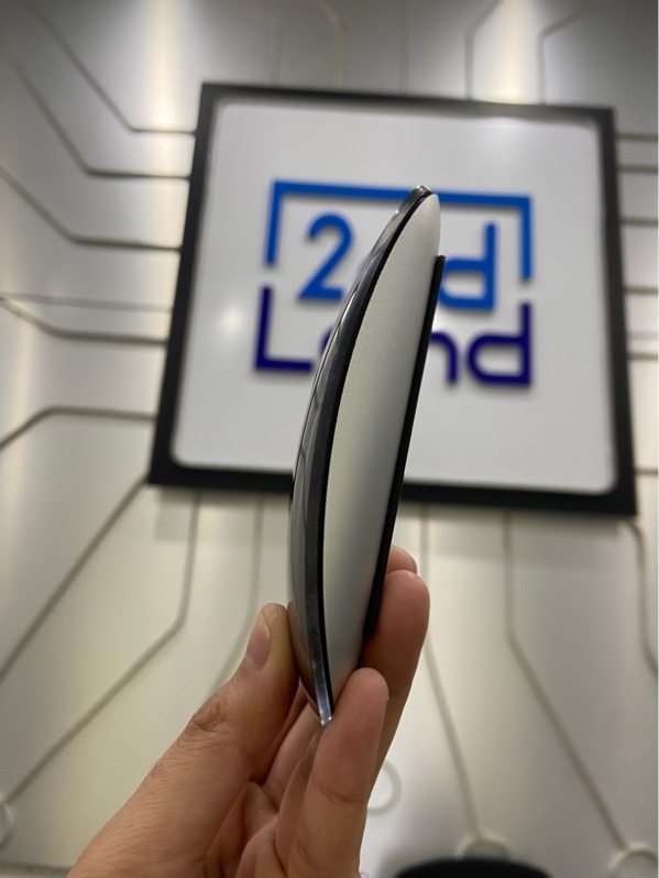 Chuột Magic Mouse 2 - Màu đen - Ngoại hình: 97% - Xước dăm - Body