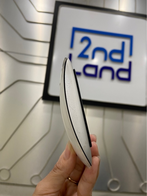 Chuột Magic Mouse 2 - Màu trắng - Ngoại hình: 97% - Xước thân - Body