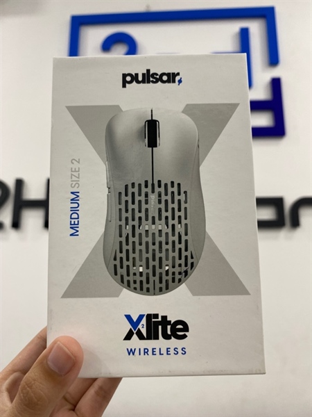 Chuột Pulsar Xlite V2 Medium Size 2 - Màu trắng - Ngoại hình 97% - Đã thay feet - Ố vàng - FullBox