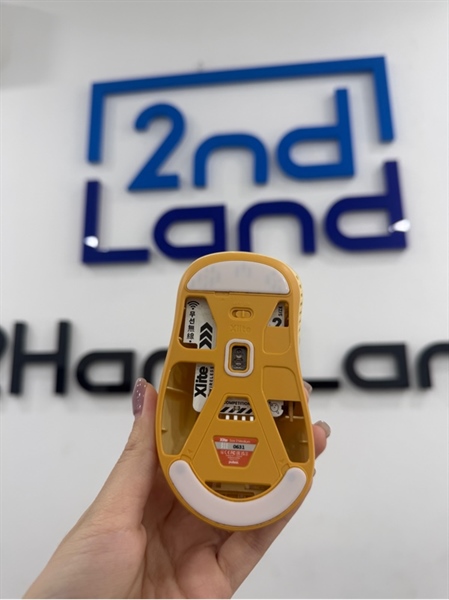 Chuột Pulsar Xlite V2 Retro Edition - Size 2 - Màu vàng - Ngoại hình 98% - Fullbox 3