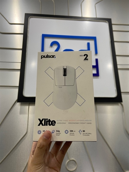 Chuột Pulsar Xlite V4 Size 2 model Pxl422 - Màu trắng - Ngoại hình: 98% - FullBox 3