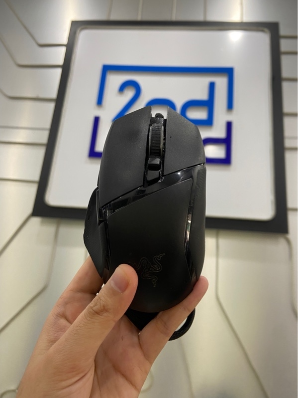 Chuột Razer Basilisk V2 - 1 mode dây - Màu đen - Ngoại hình: 97% - Bong nhẹ đệm cao su 2 bên - Body