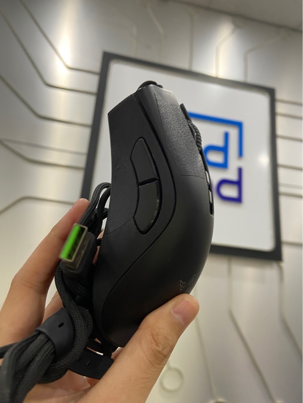 Chuột Razer DeathAdder V2 - 1 mode dây kết nối - Màu đen - Ngoại hình: 97% - Body