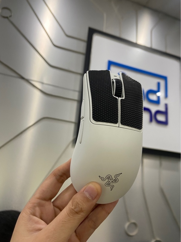 Chuột Razer Deathadder V4 Pro - 2 mode dây + reciever - Màu trắng đen - Ngoại hình: 98% - FullBox