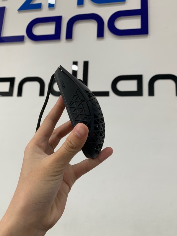 Chuột Tuf Gaming M4 Air - Màu đen - Ngoại hình: 97% - Loạn lăn - Body