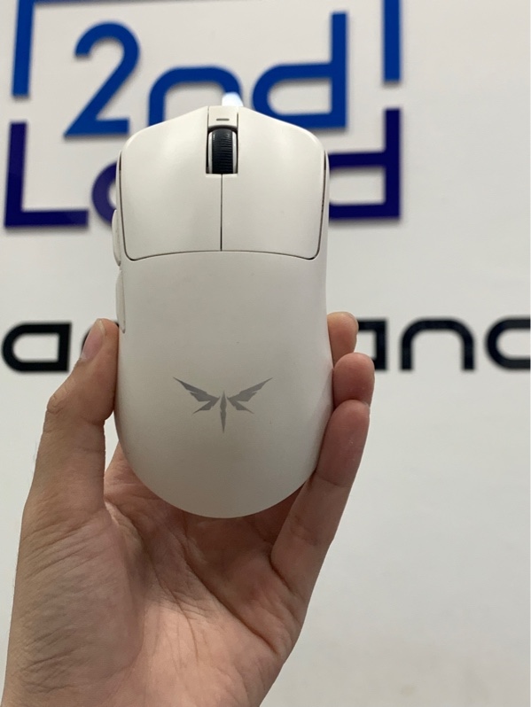 Chuột VGN dragonfly f1 moba - Màu trắng - Ngoại hình: 97% - Ố nhẹ - Kèm dây dongle