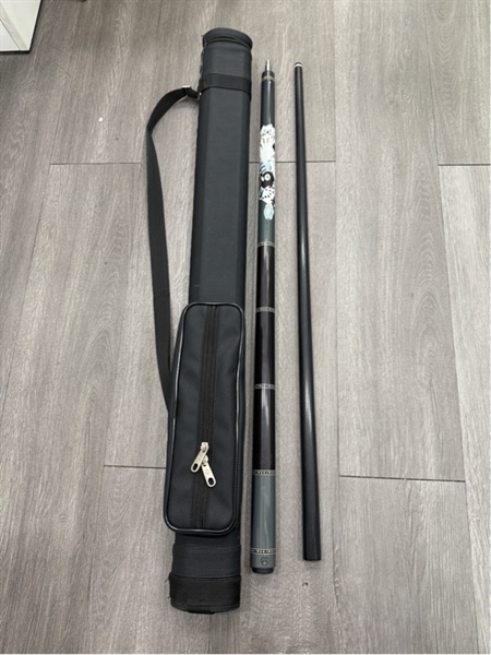 Cơ bida Allin Poker bản tay trơn - Màu xám xanh - Ngoại hình 98% - Tróc sơn nhẹ ở chuôi - Kèm túi , ngọn carbon allin cue 12.5 radial