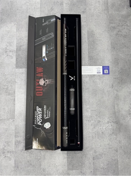 Cơ bida Evo Outlaw Maxbing Edition - Màu đen - Ngoại hình 97% - Đã nâng Đầu tẩy How Titan tips - Kèm box 1