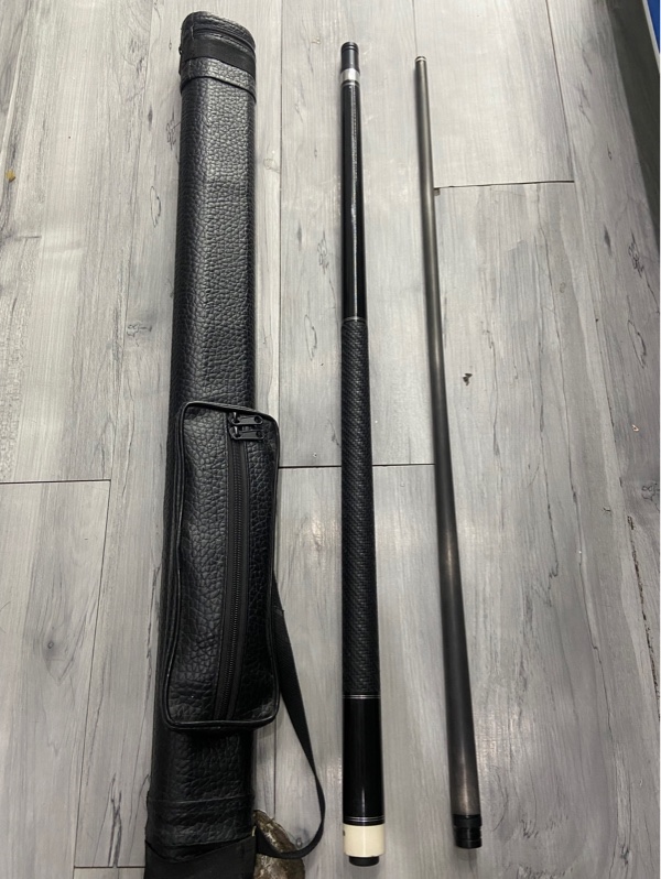 Cơ bida Fury CW4 - Màu đen - Ngoại hình: 97% - Chuôi lắc - Kèm ngọn Carbon K Beta, túi