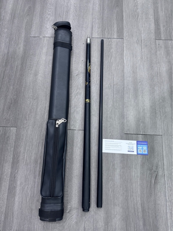 Cơ bida HCTQ Dragon - Màu đen - Ngoại hình 97% - Cao su phần chuôi bị chảy nhựa, ngọn carbon nhảy nhẹ - Kèm túi