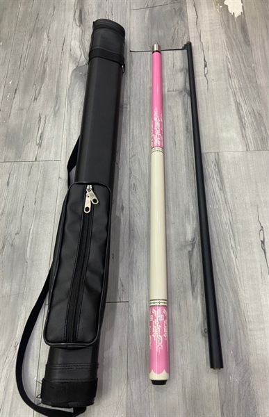 Cơ Bida Phủ Carbon Preoai - Màu hồng - Ngoại hình: 98% - Trầy nhẹ 2 vết, không tẩy, ngọn nhảy nhẹ - Kèm túi