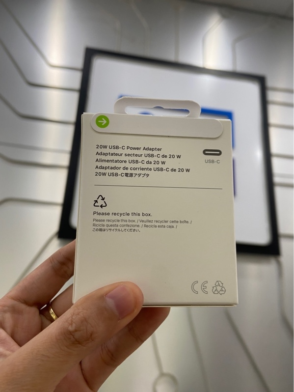 Cốc sạc iPhone 20W chính hãng - Màu trắng - Newseal