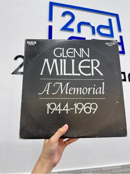 Combo 2 đĩa than Glenn Miller - A Memorial 1944-1969 - Glenn Miller And His Orchestra - Màu đen - Ngoại hình: 98% - Box