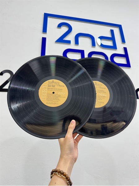 Combo 2 đĩa than Glenn Miller - A Memorial 1944-1969 - Glenn Miller And His Orchestra - Màu đen - Ngoại hình: 98% - Box 1