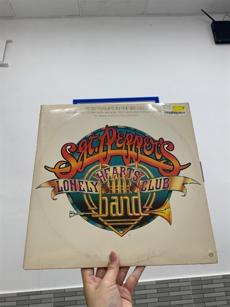 Combo 2 đĩa than Sgt. Pepper's Lonely Hearts Club Band - Various - Màu đen - Ngoại hình: 98% - Box