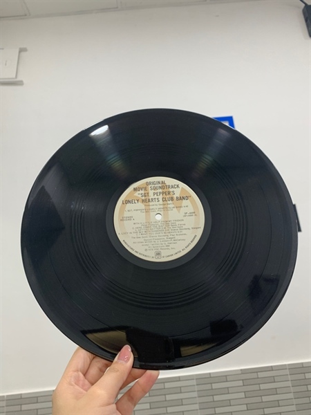 Combo 2 đĩa than Sgt. Pepper's Lonely Hearts Club Band - Various - Màu đen - Ngoại hình: 98% - Box 1