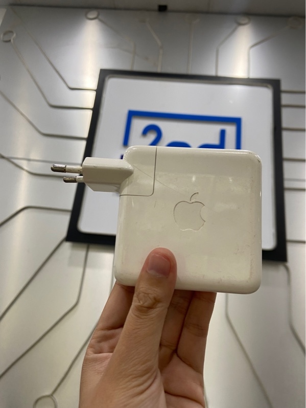 Củ sạc Apple 61W USB-C Power Adapter (Model A1947) - Màu trắng - Ngoại hình: 97% - Xước ố nhiều - Body