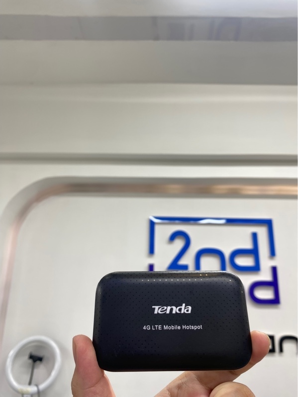 Cục phát wifi Tenda 4G185 - Màu đen - Ngoại hình 97% - Kèm 1 pin