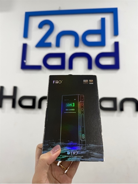 DAC chuyển đổi Fiio BTR7 - Màu đen - Ngoại hình 98% - Kèm Box , sạc , 1 ốp