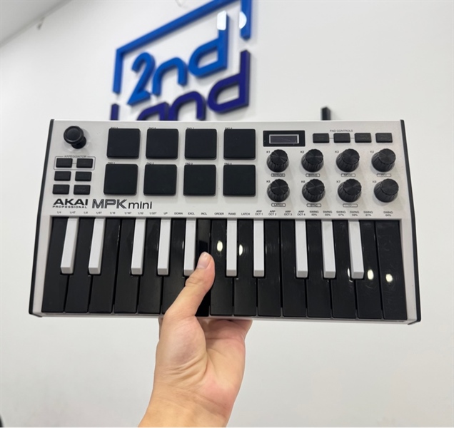 Đàn Akai MPK Mini Midi Mk3 - Màu trắng đen - Ngoại hình 97% - Kèm dây kết nối