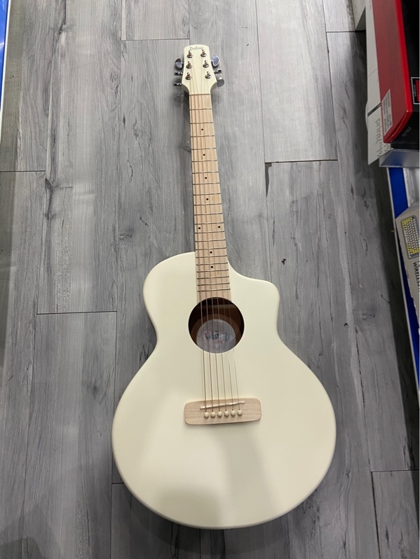 Đàn Guitar Acoustic Daisy D-100 - Màu trắng - Ngoại hình: 98.5% - Kèm túi