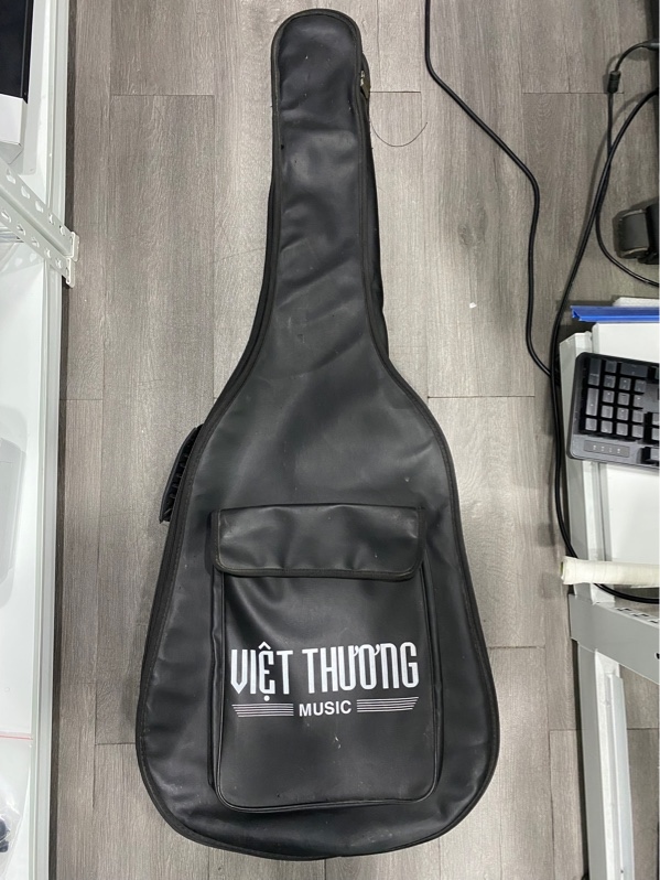 Đàn Guitar Acoustic Epiphone by Gibson PR350 - Màu nâu - Ngoại hình 97% - dây rỉ, ốc rỉ, có EQ, hoạ tiết tự gia công bị méo - Kèm túi