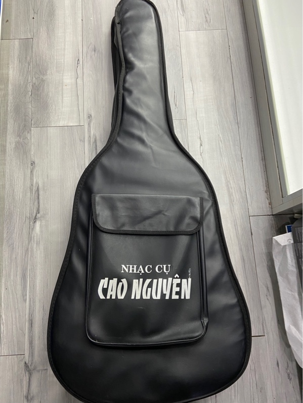 Đàn Guitar Acoustic Mitchell D120BK - Màu đen - Ngoại hình: 97.5% - Dán nhiều sticker - Kèm túi + capo