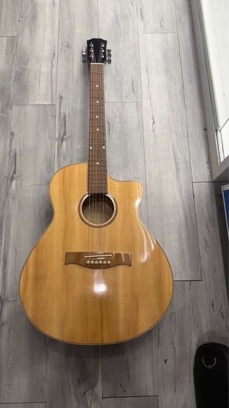 Đàn Guitar Acoustic No Name - Màu nâu - Ngoại hình: 97.5% - Kèm túi + capo