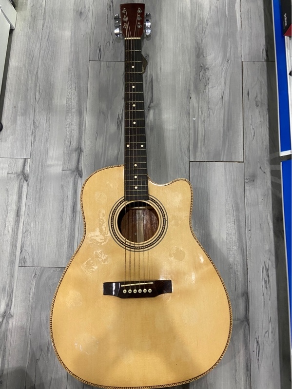 Đàn Guitar Acoustic Noname - Màu nâu - Ngoại hình: 97% - Dây đàn sét, tróc sơn - Kèm túi