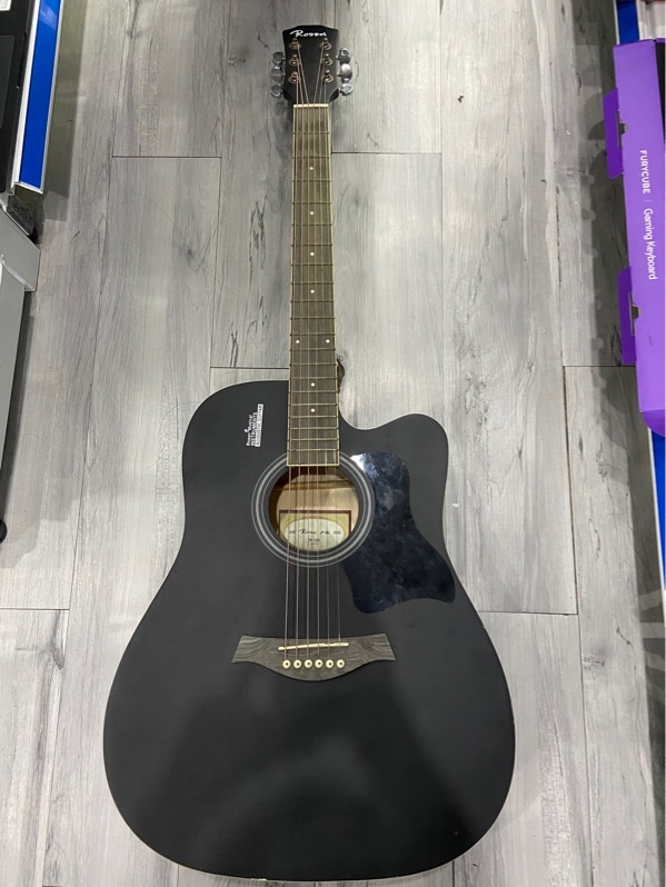 Đàn Guitar Acoustic Rosen R-135 - Màu đen - Ngoại hình: 97% - Nứt, cấn, trầy - Kèm túi