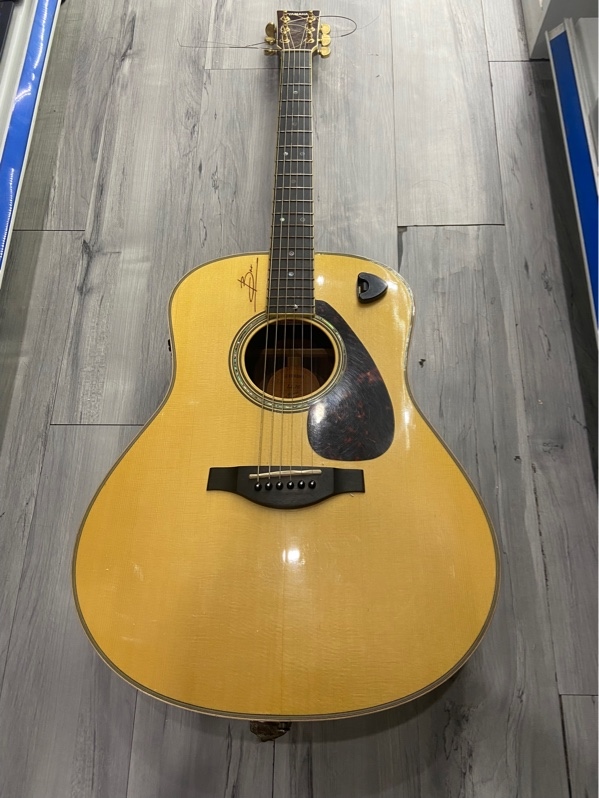 Đàn Guitar Acoustic Yamaha LL16 - Màu nâu - Ngoại hình: 97% - Bụi, trầy xước nhiều - Kèm EQ, túi, capo