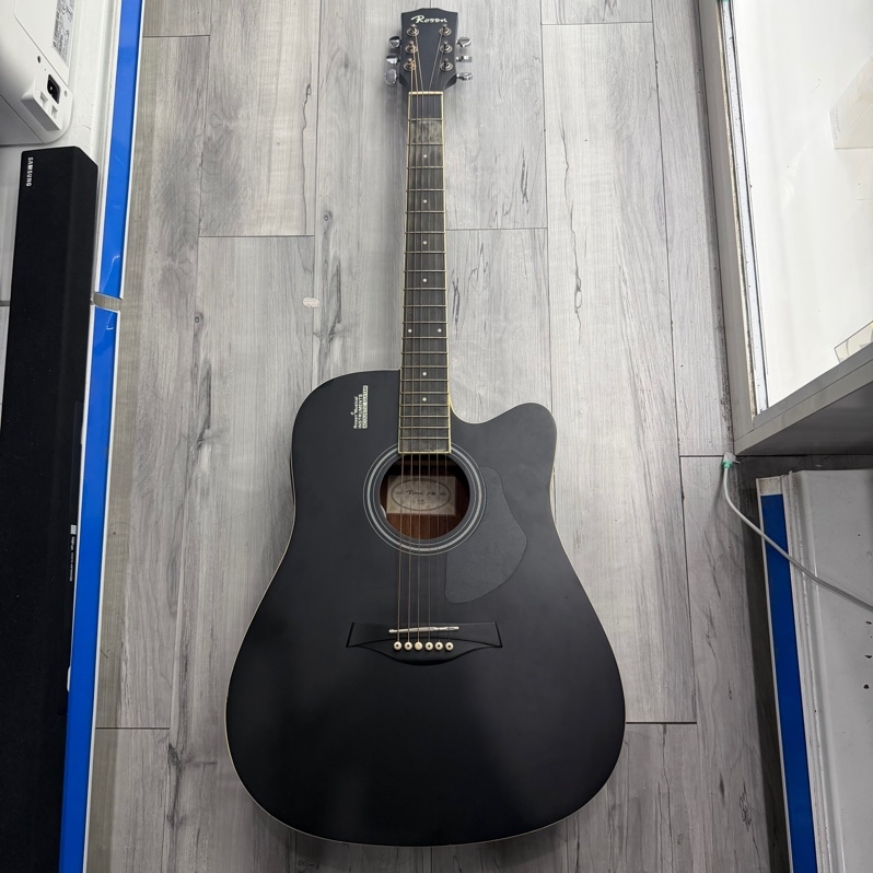 Đàn Guitar Aucostic Rosen G11 - Màu đen - Ngoại hình: 97% - Cần đàn tróc màu - Kèm túi