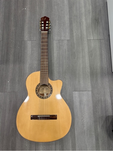 Đàn Guitar Classic Ba Đờn C170J - Màu nâu - Ngoại hình 98% - ốc rỉ , dây rỉ nhẹ - Kèm túi , capo , dây thay